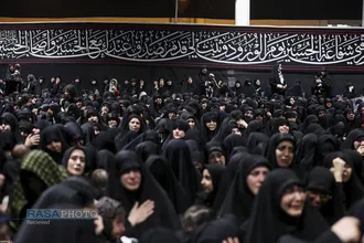 مراسم عزاداری شب تاسوعا در جوار محل شهادت رهبر شهید انقلاب اسلامی