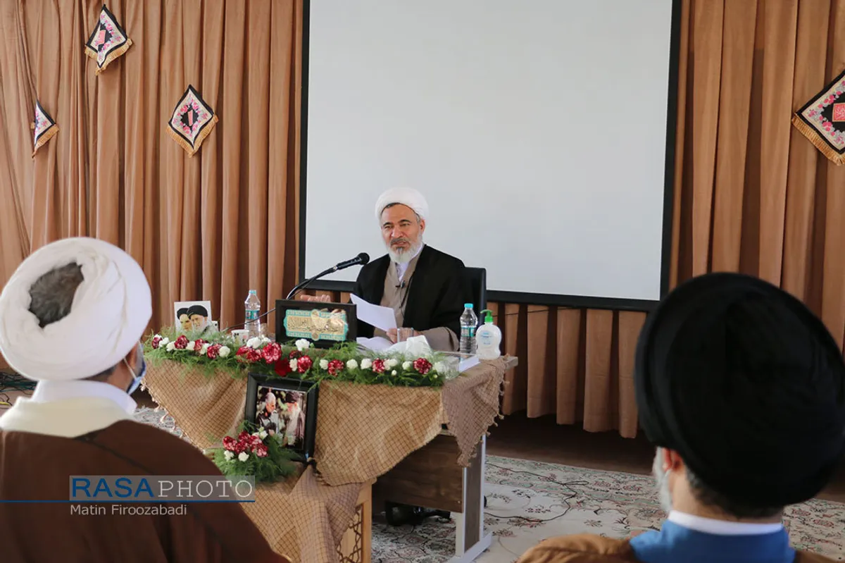 نشست مدیر حوزه علمیه خواهران کشور با هیأت امنا مدارس علمیه خواهران استان اصفهان&lrm;&lrm;