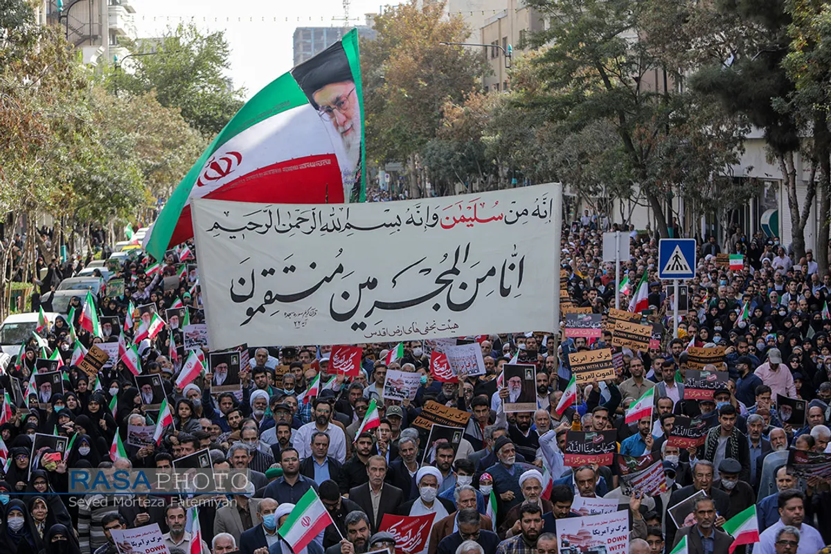 راهپیمایی مردم مشهد در محکومیت حادثه تروریستی حرم شاهچراغ