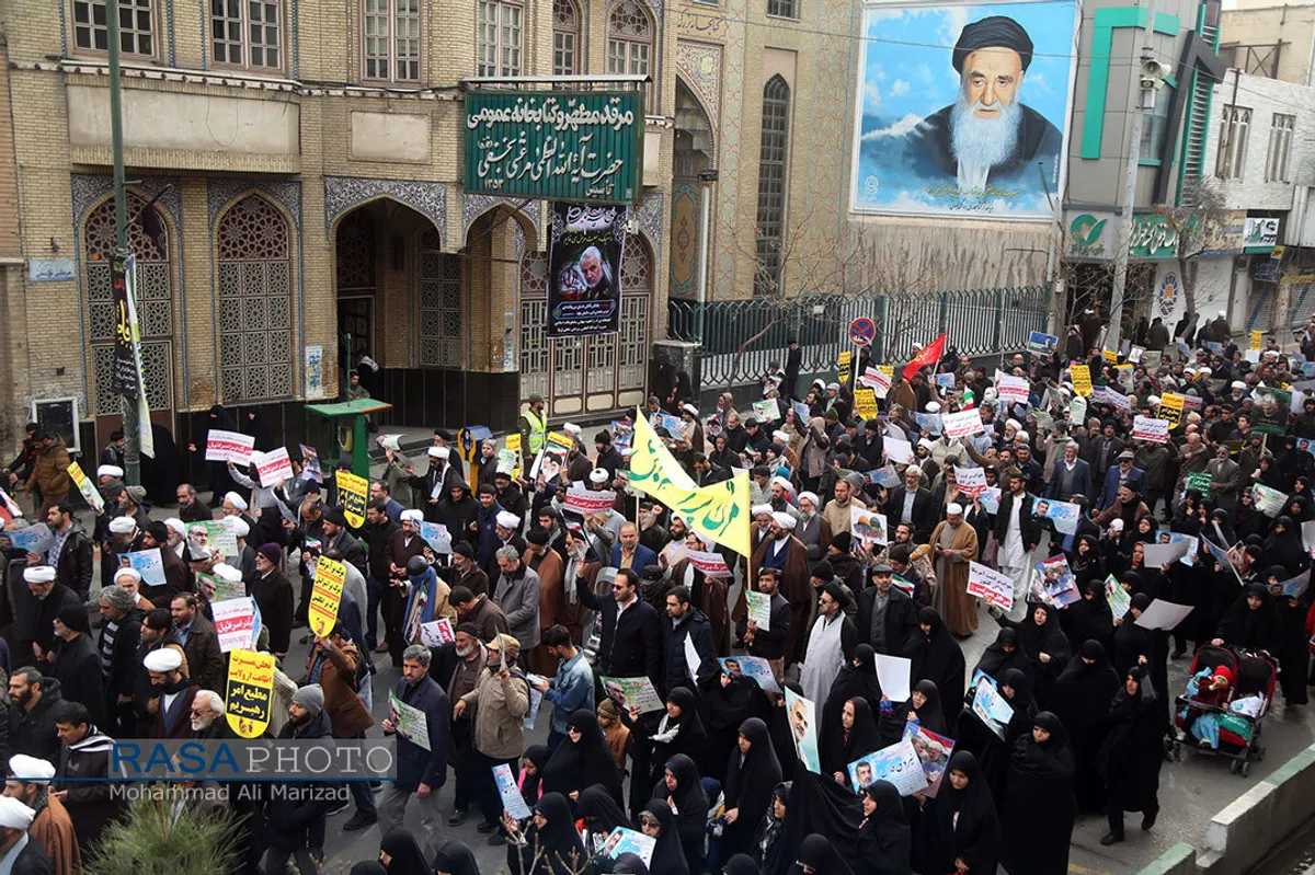 راهپیمایی نمازگزاران قم در حمایت ازسپاه و اقتدار و امنیت نظام اسلامی