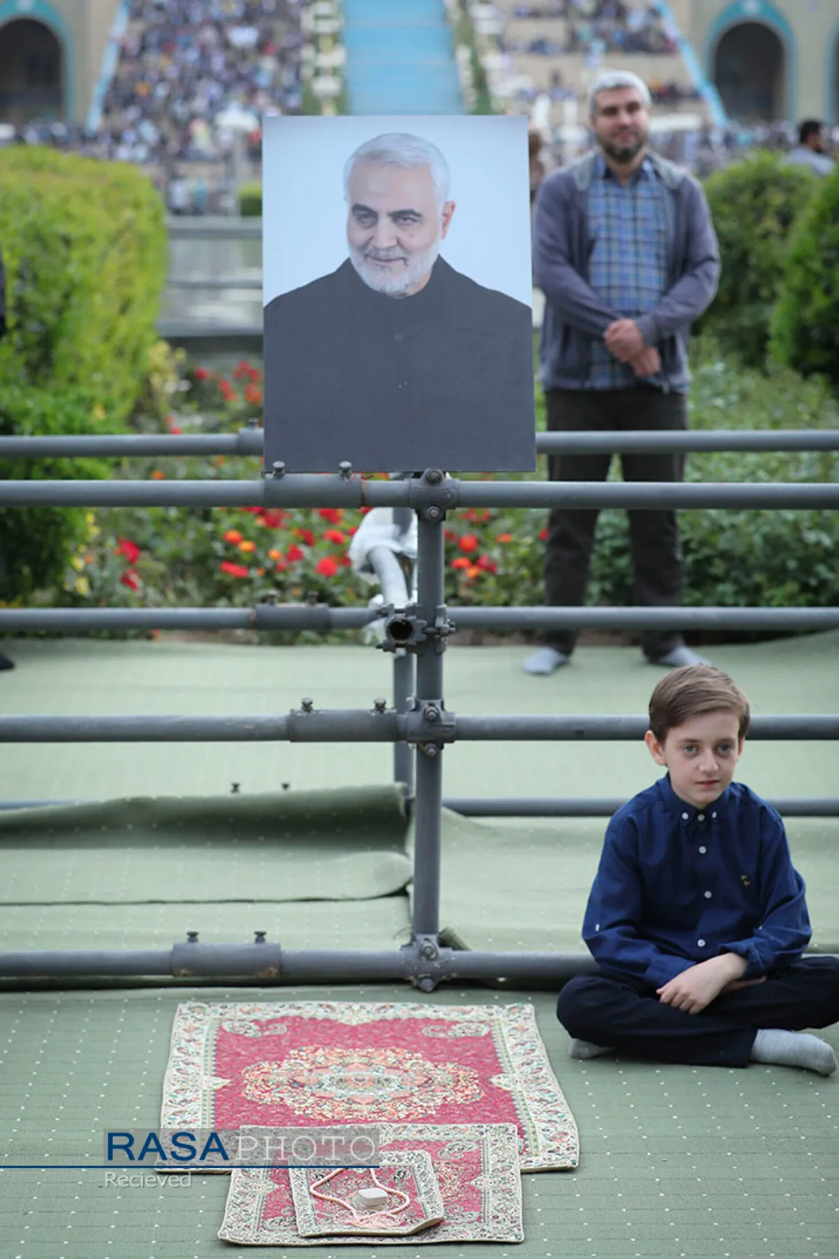 اقامه نماز عید فطر به امامت مقام معظم رهبری