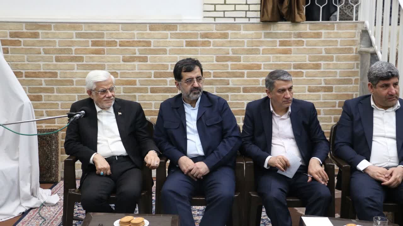 دیدار معاون اول رییسجمهور با حضرت آیتالله العظمی شبیری زنجانی دیدار معاون اول رییسجمهور با حضرت آیتالله العظمی شبیری زنجانی