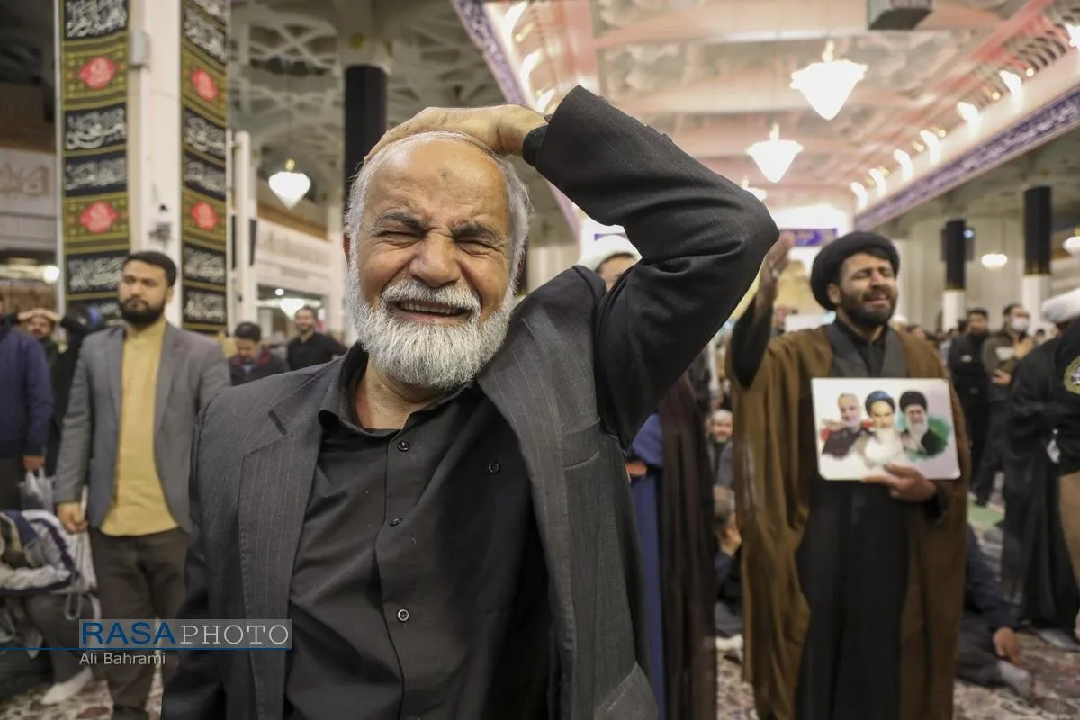 تجمع مردم قم در پی اعلام خبر شهادت رهبر معظم انقلاب