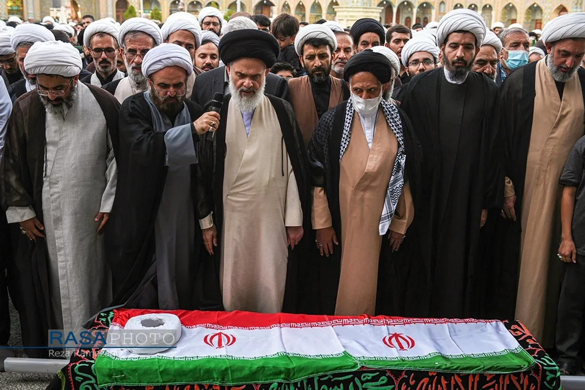 تشییع پیکر پاک شهید حجت&zwnj;الاسلام حجت اعتبار در قم
