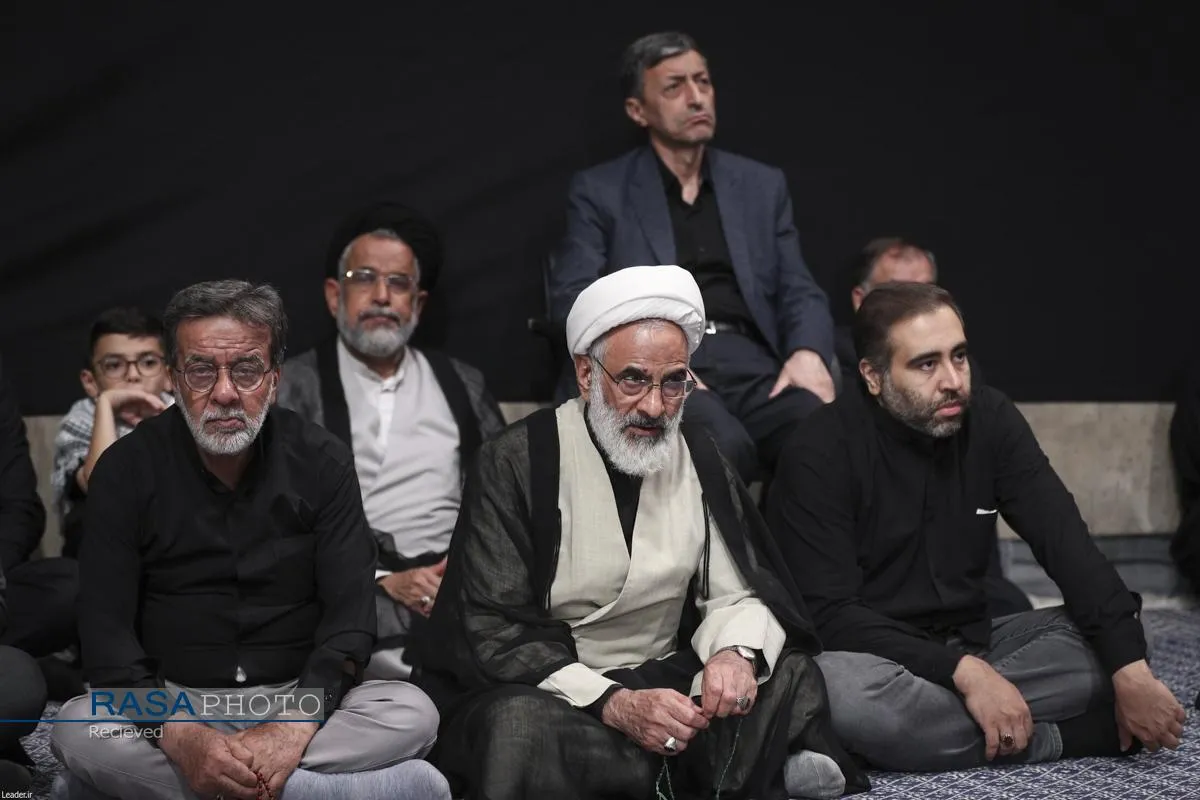 مراسم عزاداری شب تاسوعای حسینی (علیه&zwnj;السلام) در حسینیه امام خمینی (ره)
