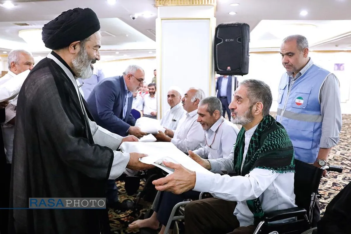 دیدار نماینده ولی&zwnj;فقیه در حج و زیارت با اعضای کاروان جانبازان در مدینه