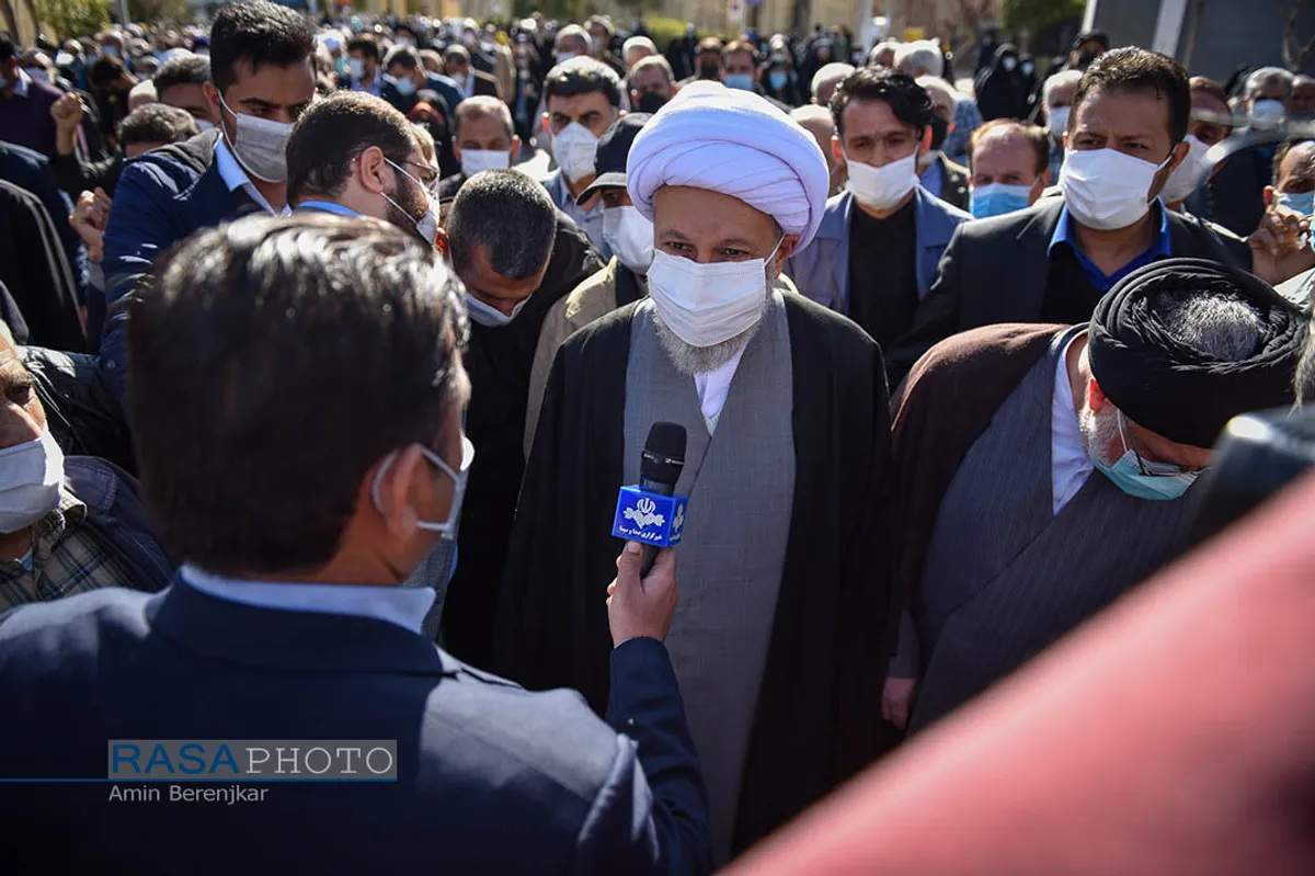 راهپیمایی نمازگزاران شیراز در حمایت از مردم مظلوم یمن&lrm;&lrm;