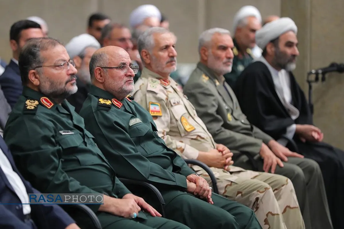 دیدار دست&zwnj;اندرکاران برگزاری کنگره ملی شهدای استان لرستان با مقام معظم رهبری
