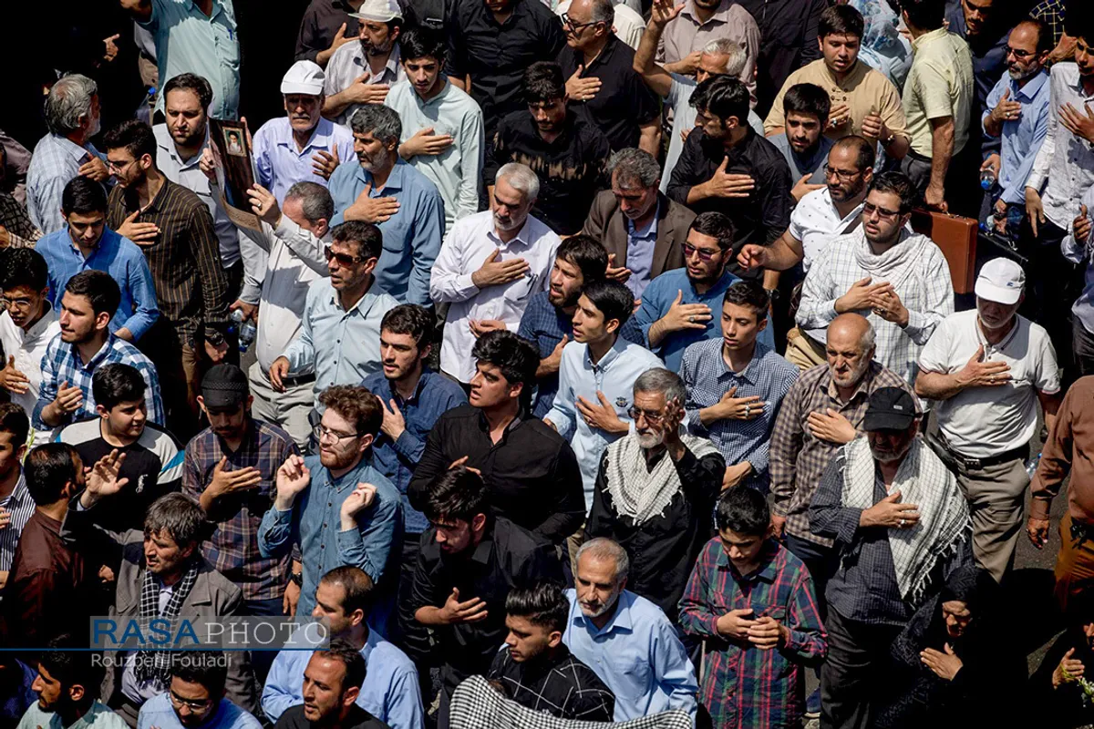 مراسم تشییع پیکر مطهر ۱۵۰ شهید دفاع مقدس در تهران&lrm;