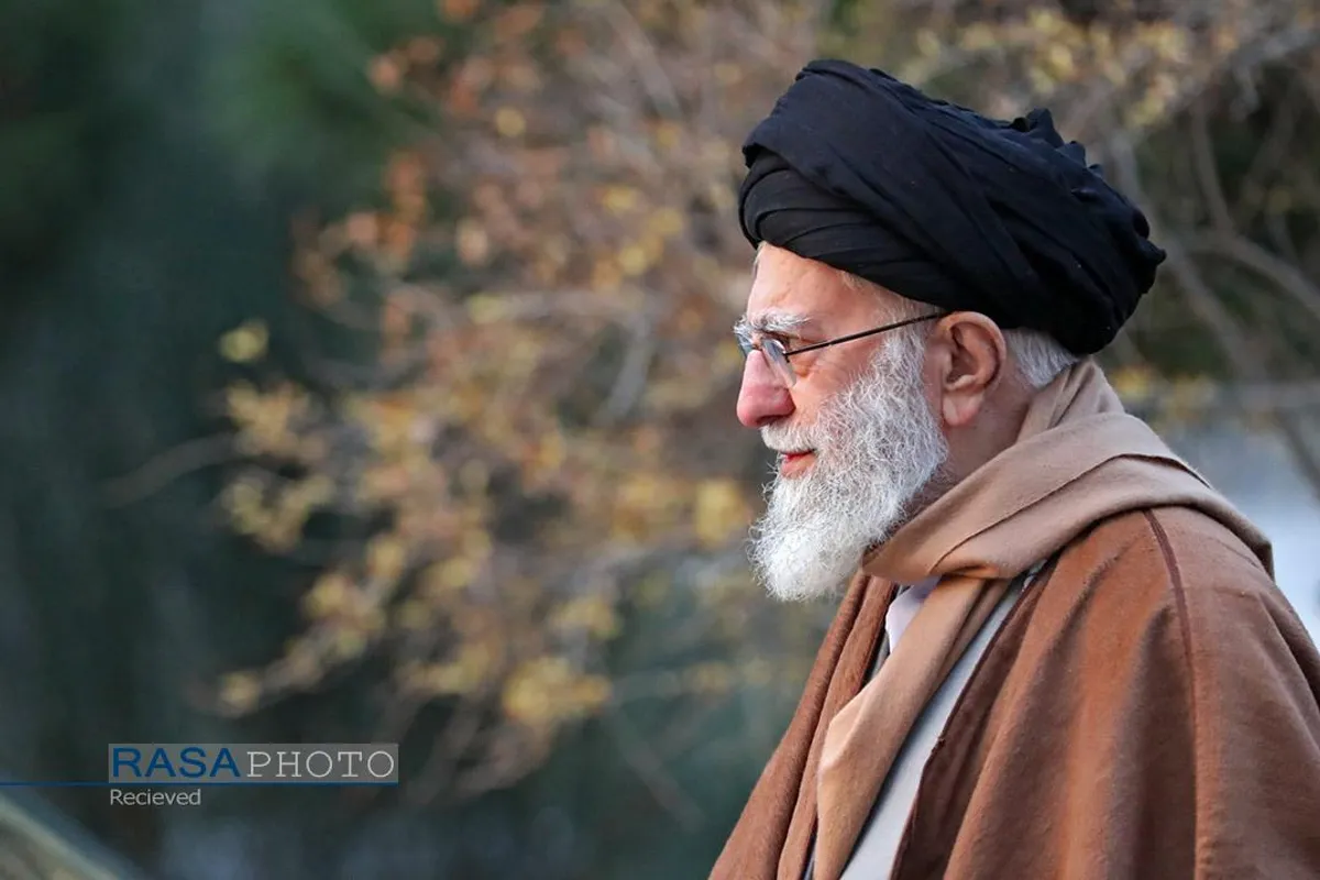 حضور مقام معظم رهبری در مرقد مطهر امام راحل (ره) و گلزار شهدای بهشت زهرا (سلام&zwnj;الله&zwnj;علیها)