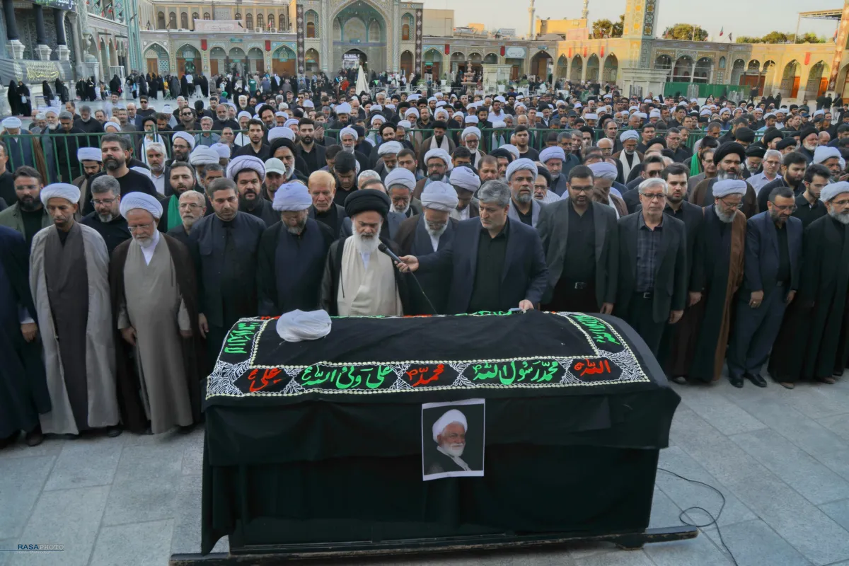 تشییع پیکر آیت&zwnj; الله نعیم آبادی در قم