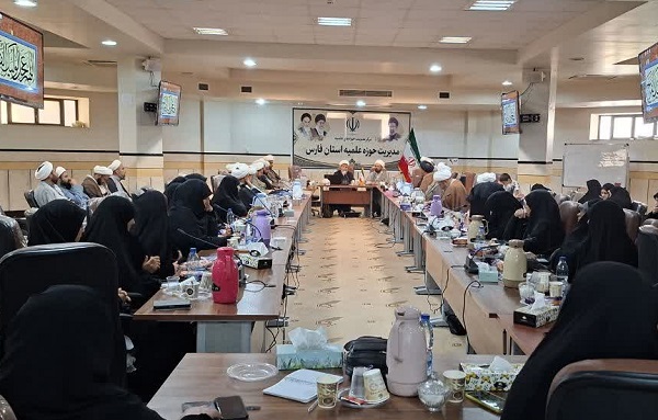 تاکید بر حضور فعال نیروهای تبلیغی حوزه در عرصههای مختلف اجتماعی و فرهنگی تاکید بر حضور فعال نیروهای تبلیغی حوزه در عرصههای مختلف اجتماعی و فرهنگی