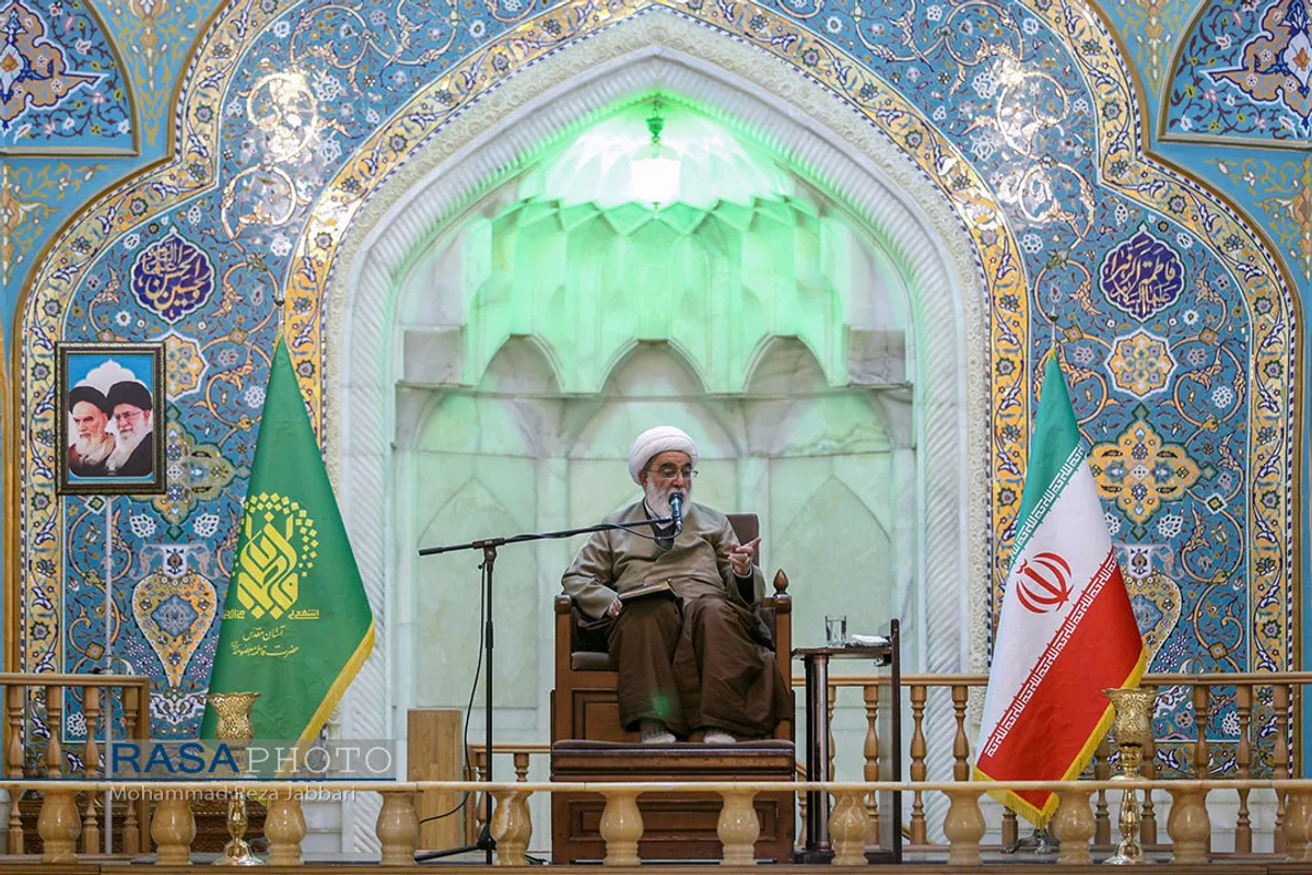 اولین جلسه عمومی درس اخلاق آیت الله شب&zwnj;زنده&zwnj;دار