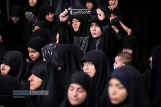 مراسم عزاداری شب عاشورای حسینی (علیه&zwnj;السلام) با حضور رهبر انقلاب