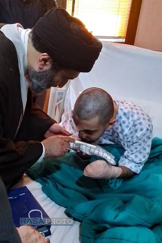 عیادت فرزندان رهبر انقلاب از مجروحان لبنانی و رزمندگان حزب&zwnj;الله