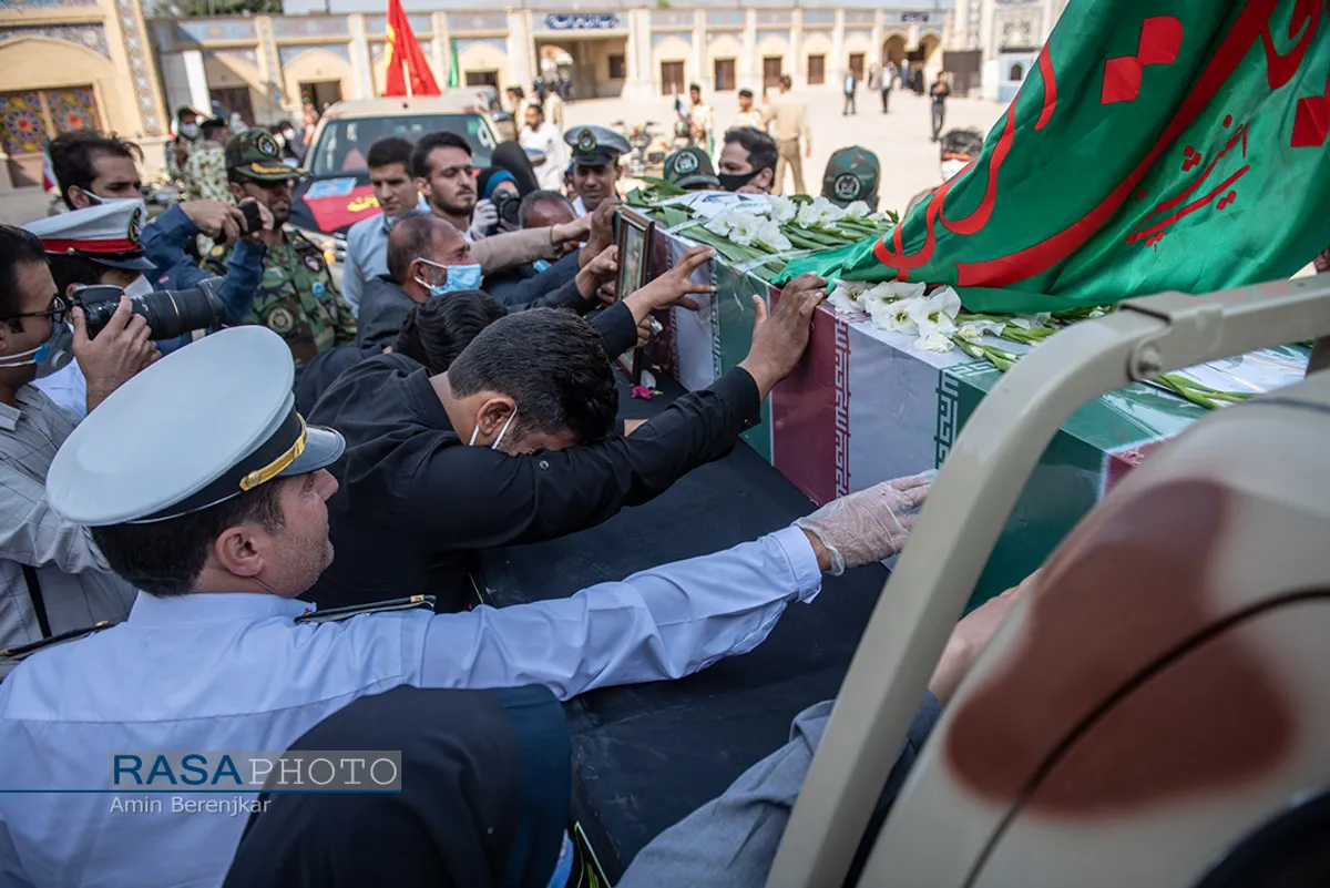 تشییع پیکر پاک ۴ شهید ناوچه کنارک در شیراز&lrm;