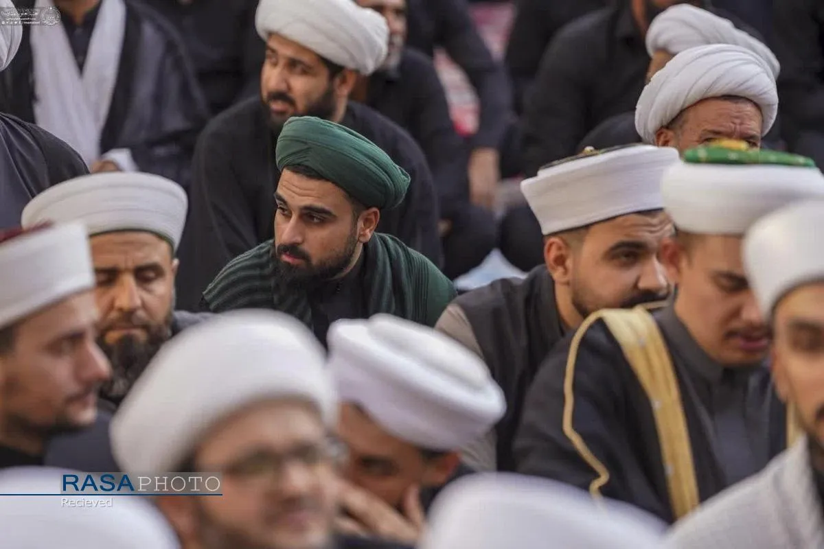 حضور گسترده علماء حوزه علمیه نجف اشرف در مراسم تشییع رهبر شهید انقلاب