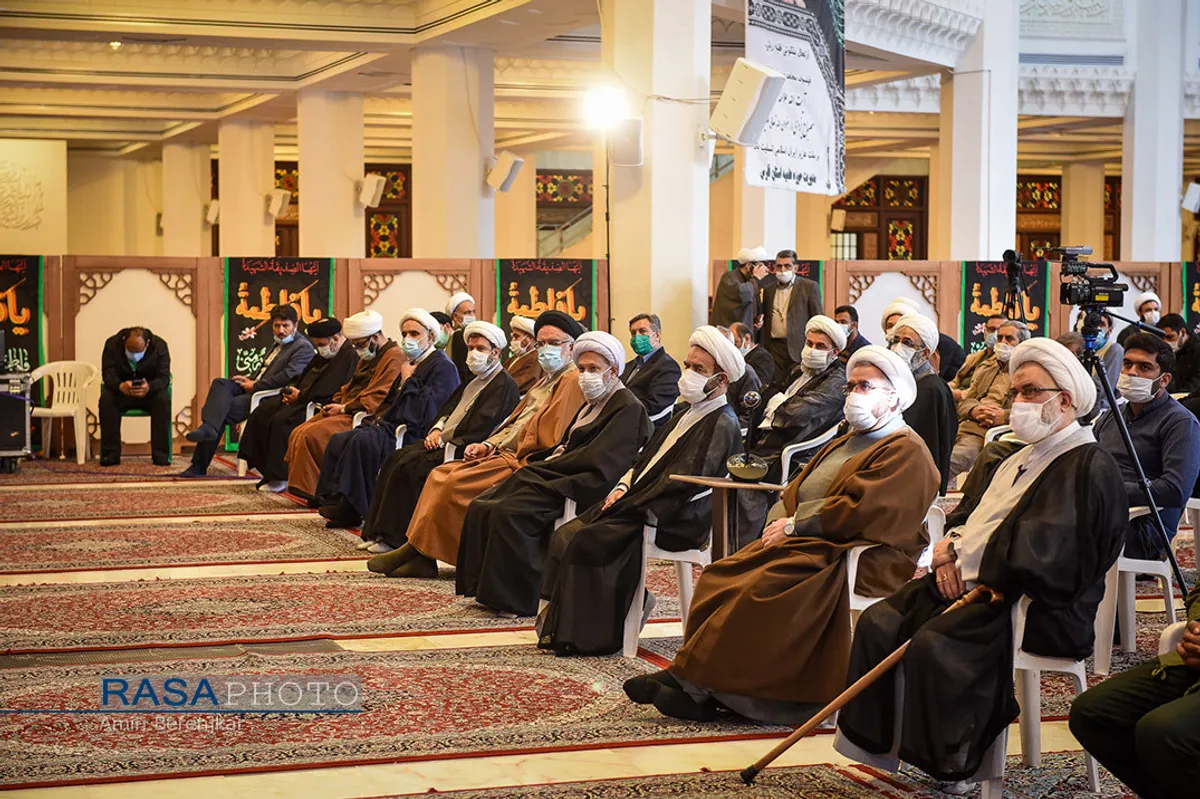 مراسم ارتحال آیت الله مصباح یزدی در حرم مطهر احمد بن موسی (ع) در شیراز&lrm;