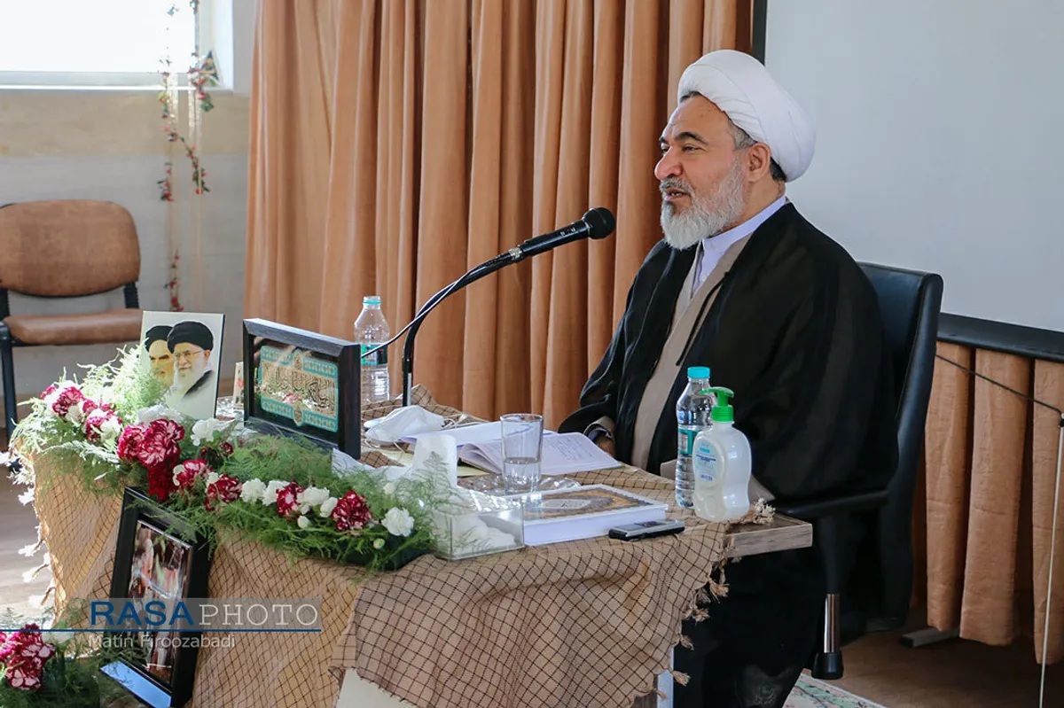 نشست مدیر حوزه علمیه خواهران کشور با هیأت امنا مدارس علمیه خواهران استان اصفهان&lrm;&lrm;