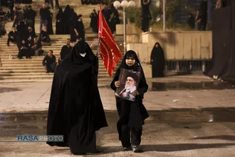 حال و هوای مصلی تهران ساعتی پیش از ورود پیکر مطهر رهبر شهید انقلاب