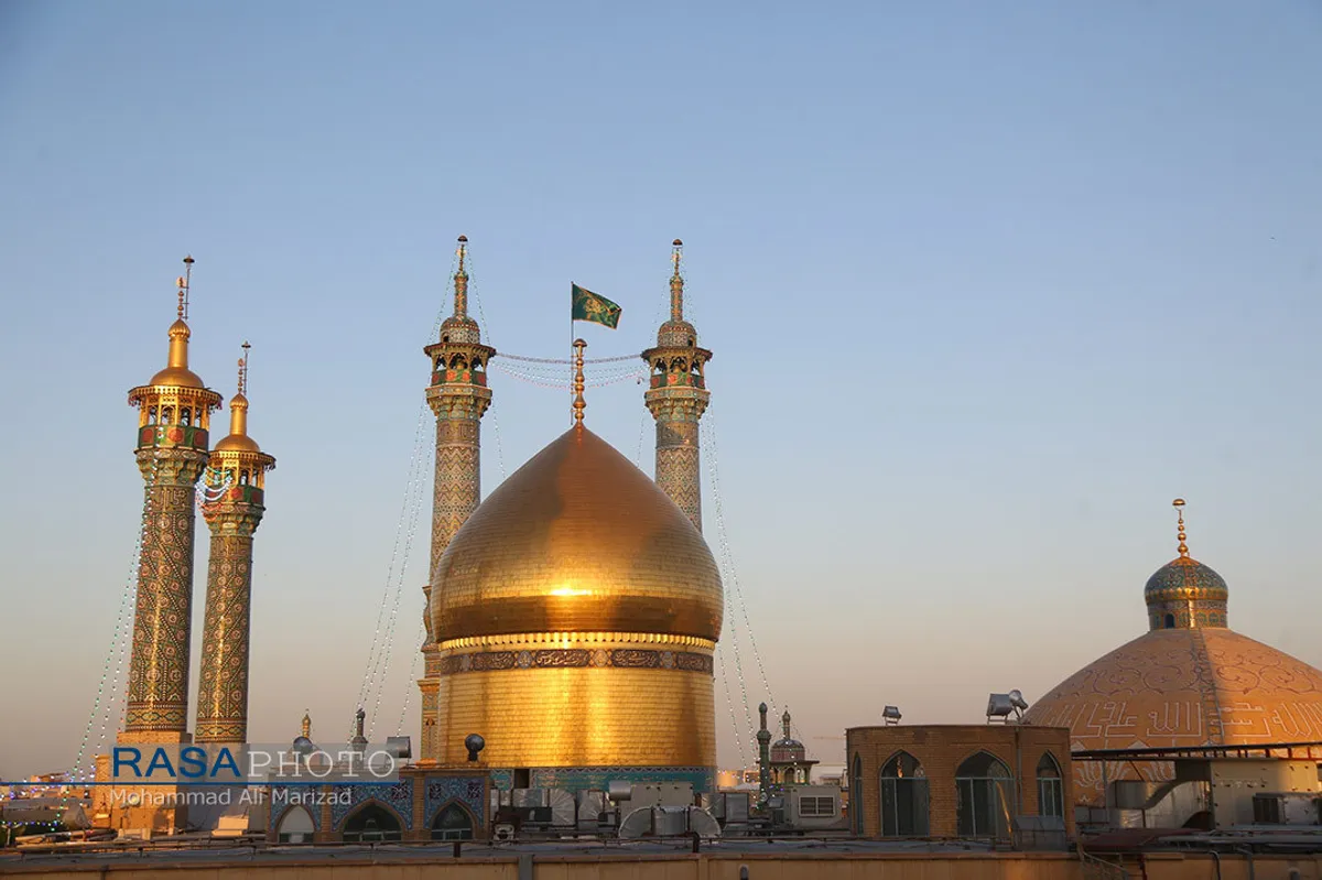 آیین تعویض پرچم حرم مطهر حضرت معصومه (سلام الله علیها) در آغاز دهه کرامت