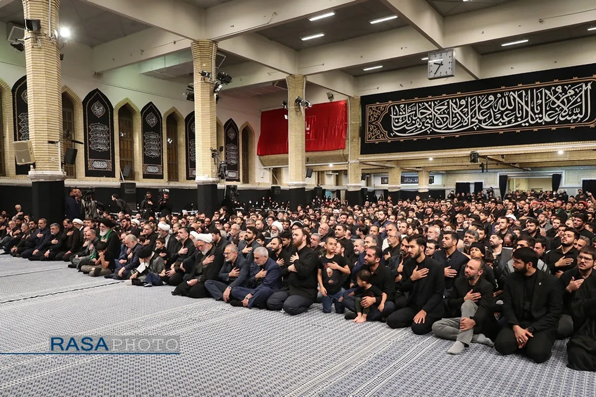 مراسم عزاداری شام غریبان با حضور مقام معظم رهبری