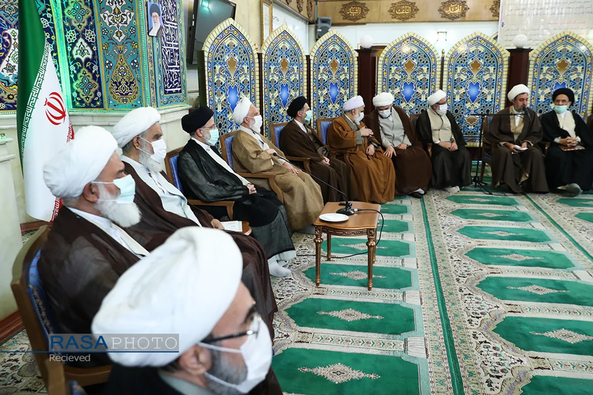 دیدار جمعی از علما و شخصیت&zwnj;های حوزوی با رئیس جمهور