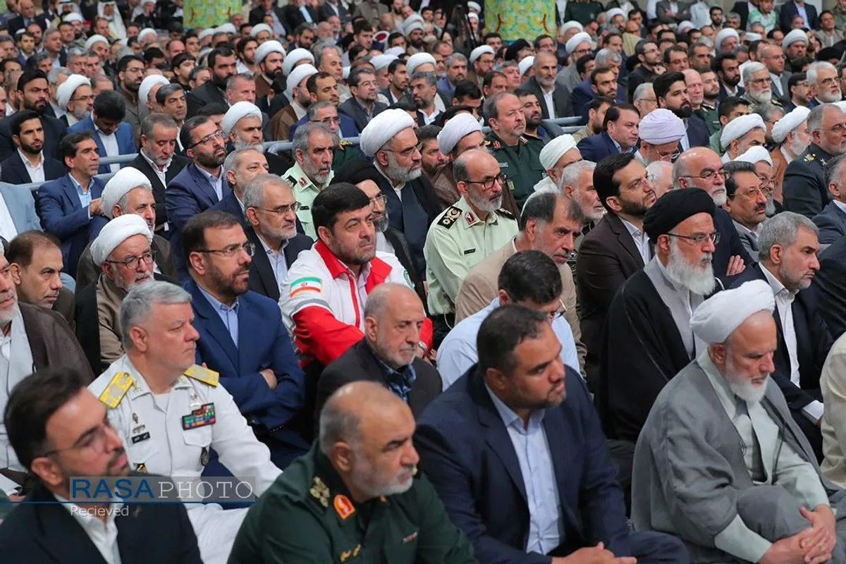 دیدار مسئولان نظام، سفرای کشور&zwnj;های اسلامی و میهمانان کنفرانس وحدت با رهبر انقلاب