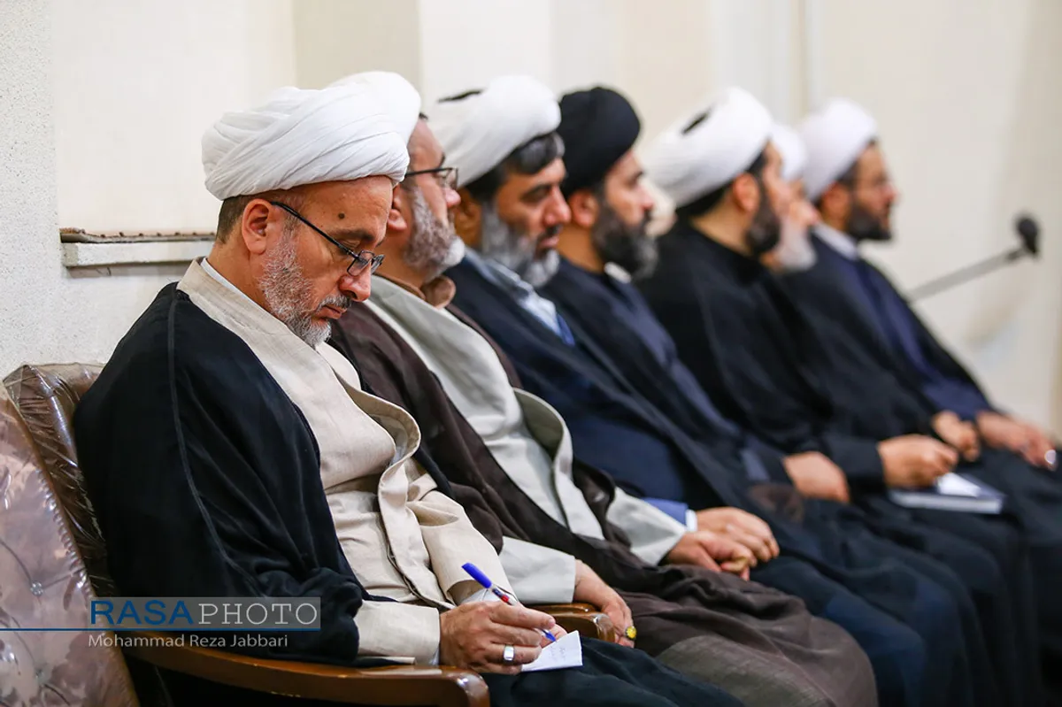 دیدار معاون فرهنگی اوقاف با آیت الله حسینی بوشهری&lrm;&lrm;