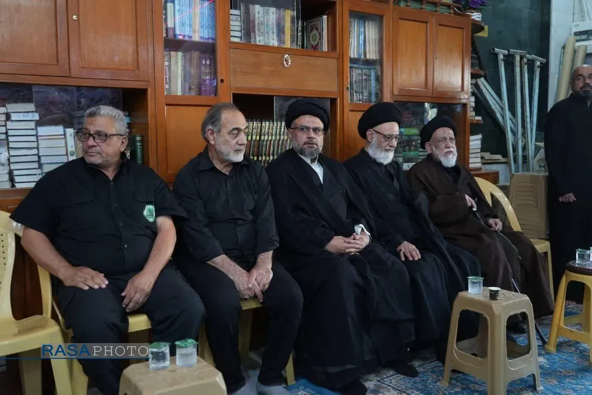 مراسم بزرگداشت شهدای حوادث اخیر توسط دفتر مقام معظم رهبری در نجف اشرف