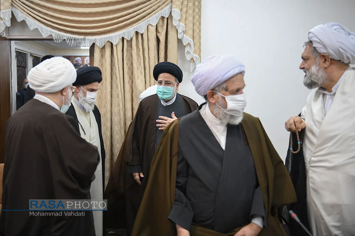 حضور رئیس جمهور در جلسه جامعه مدرسین حوزه علمیه قم