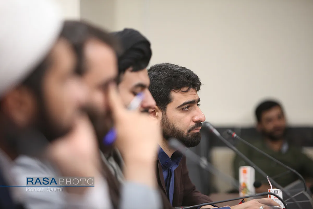 نشست هم اندیشی طلاب فعال در فضای مجازی