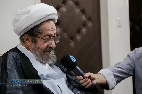 مردم شخصی را انتخاب کنند که توان اداره کشور را داشته باشد