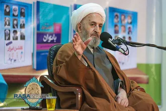 رونمایی از تازه&zwnj;های نشر گلشن ابرار توسط حضرت آیت الله سبحانی