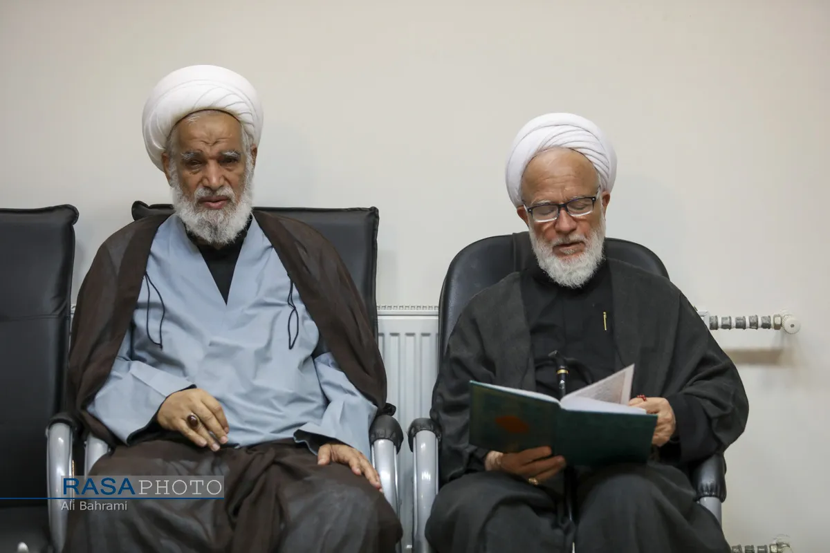 گرامیداشت رهبر شهید انقلاب در بیت حضرت آیت الله نوری همدانی