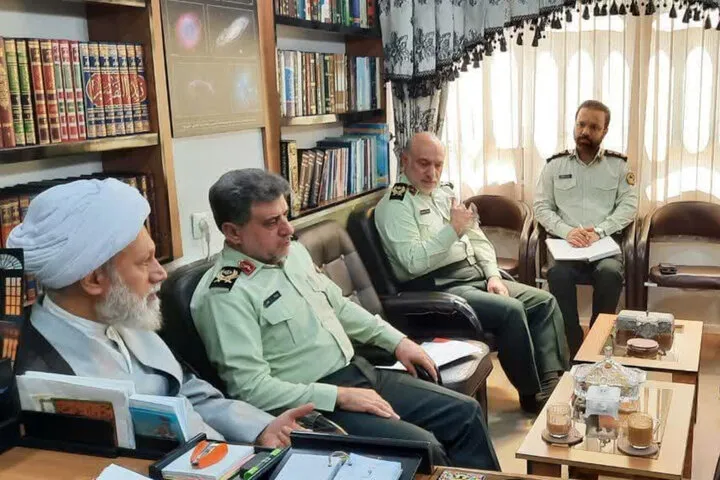 قدردانی نماینده ولی فقیه در فارس از مجموعه انتظامی استان