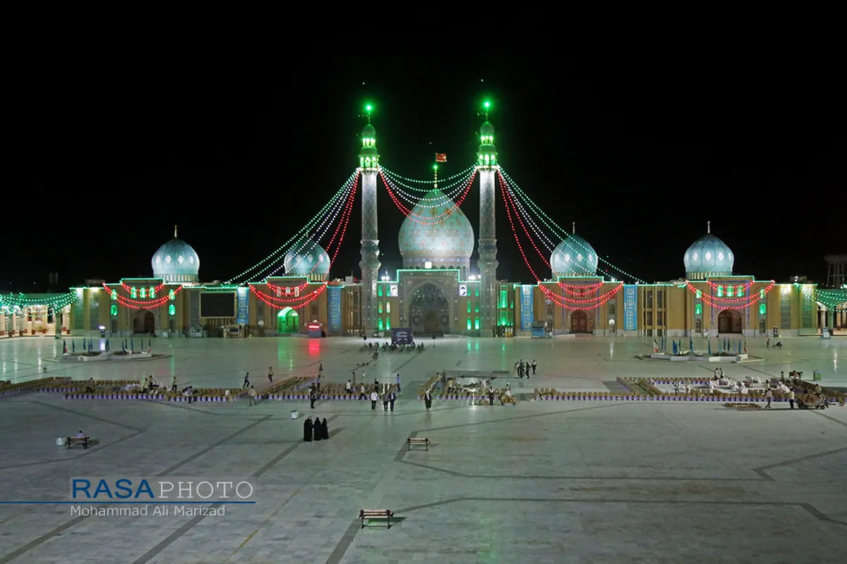 تهیه و توزیع ۱۰۰۰ بسته معیشتی در مسجد مقدس جمکران