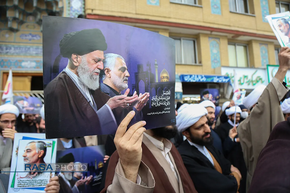راهپیمایی خودجوش طلاب و بسیجیان قم در پی شهادت حاج قاسم سلیمانی