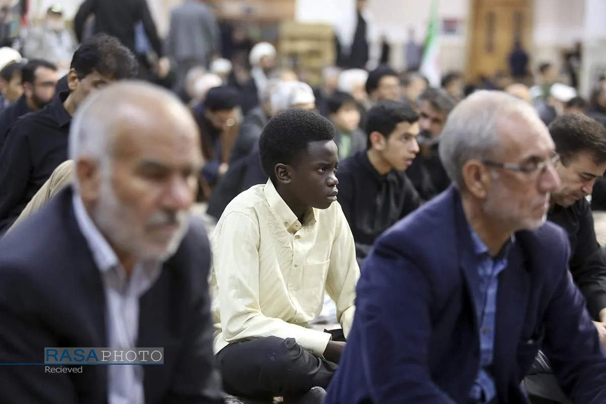 عزاداری ظهر اربعین رهبر شهید انقلاب در حرم بانوی کرامت