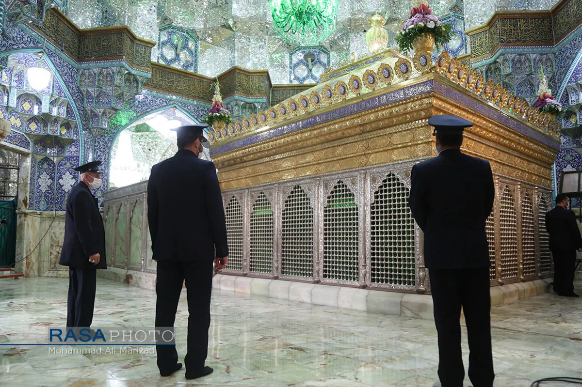 آیین سپاه پوش کردن ضریح مطهر حرم حضرت فاطمه معصومه (س)