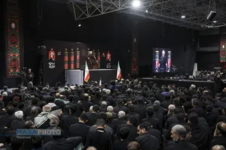 مراسم عزاداری شب تاسوعا در جوار محل شهادت رهبر شهید انقلاب اسلامی