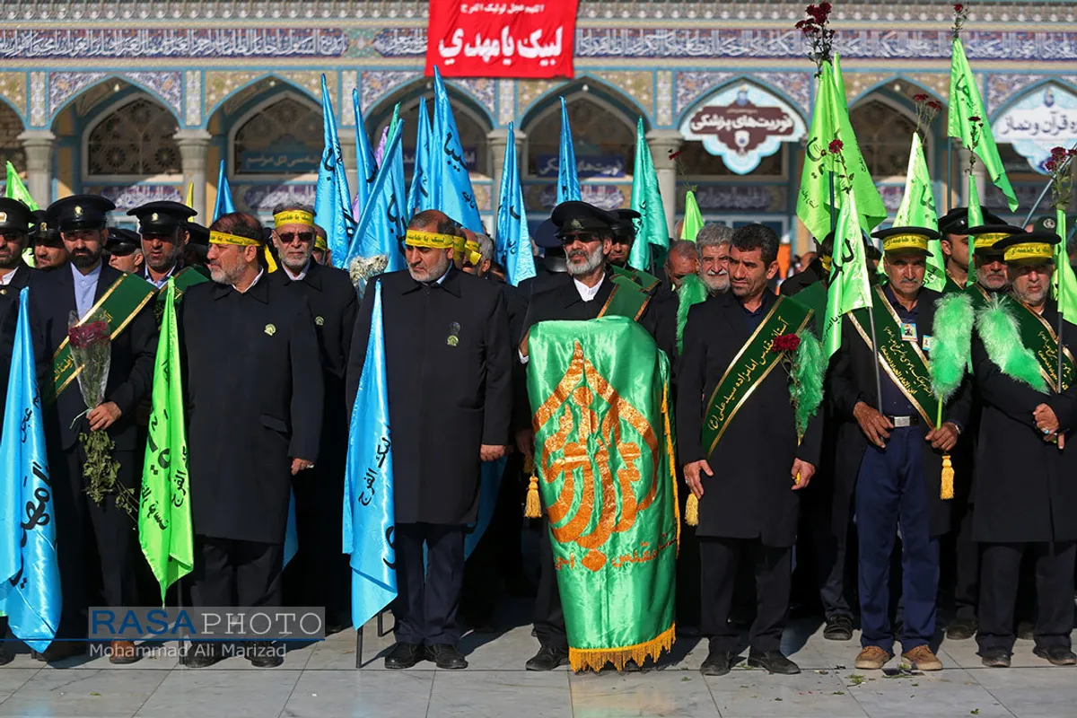 صبحگاه مشترک نیرو&zwnj;های مصلح با عنوان بیعت با امام زمان (عج) با حضور سردار باقری فرمانده کل نیرو&zwnj;های مصلح و حجت الاسلام والمسلمین رحیمیان