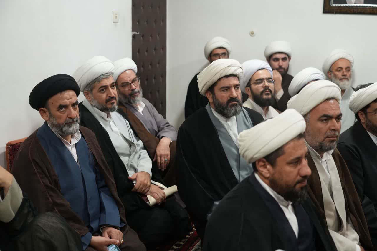 آیتالله عاملی با اساتید و علمای حوزه علمیه بناب دیدار کرد+ تصاویر آیتالله عاملی با اساتید و علمای حوزه علمیه بناب دیدار کرد+ تصاویر