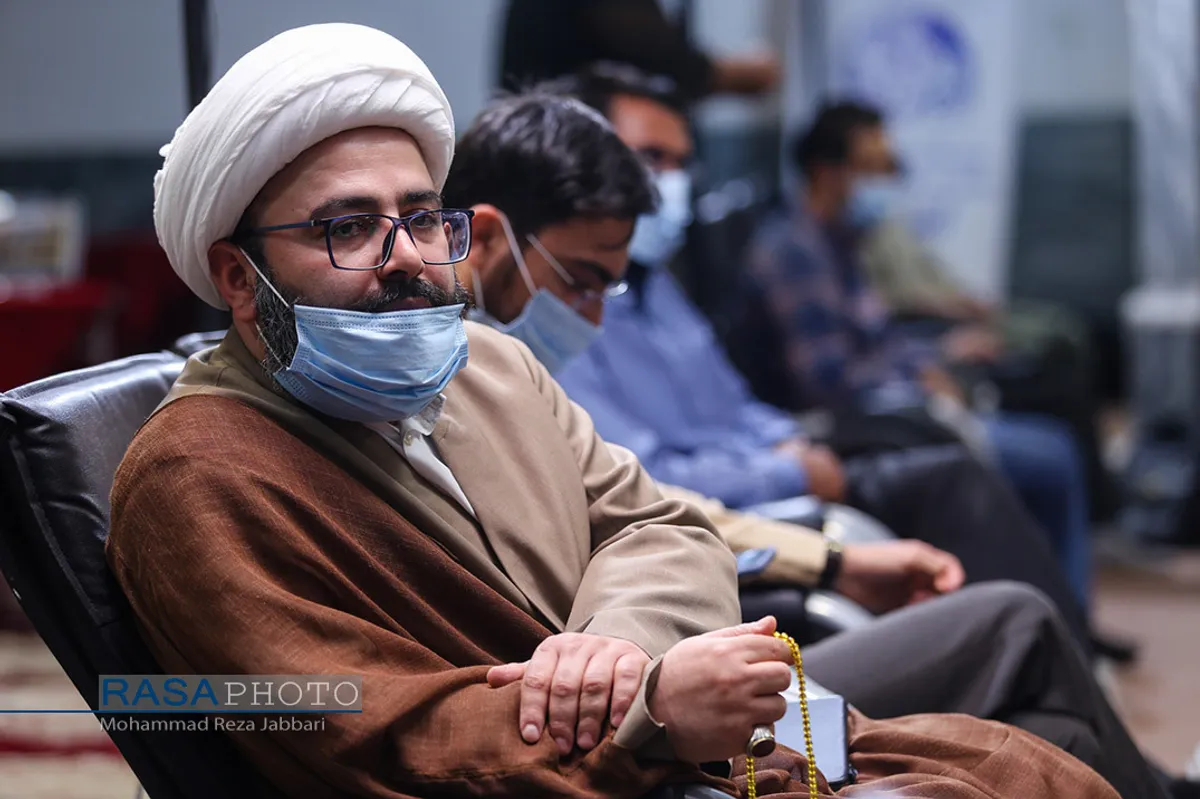 نشست صمیمی نخبگان و استعداد&zwnj;های برترحوزوی با آیت الله اعرافی