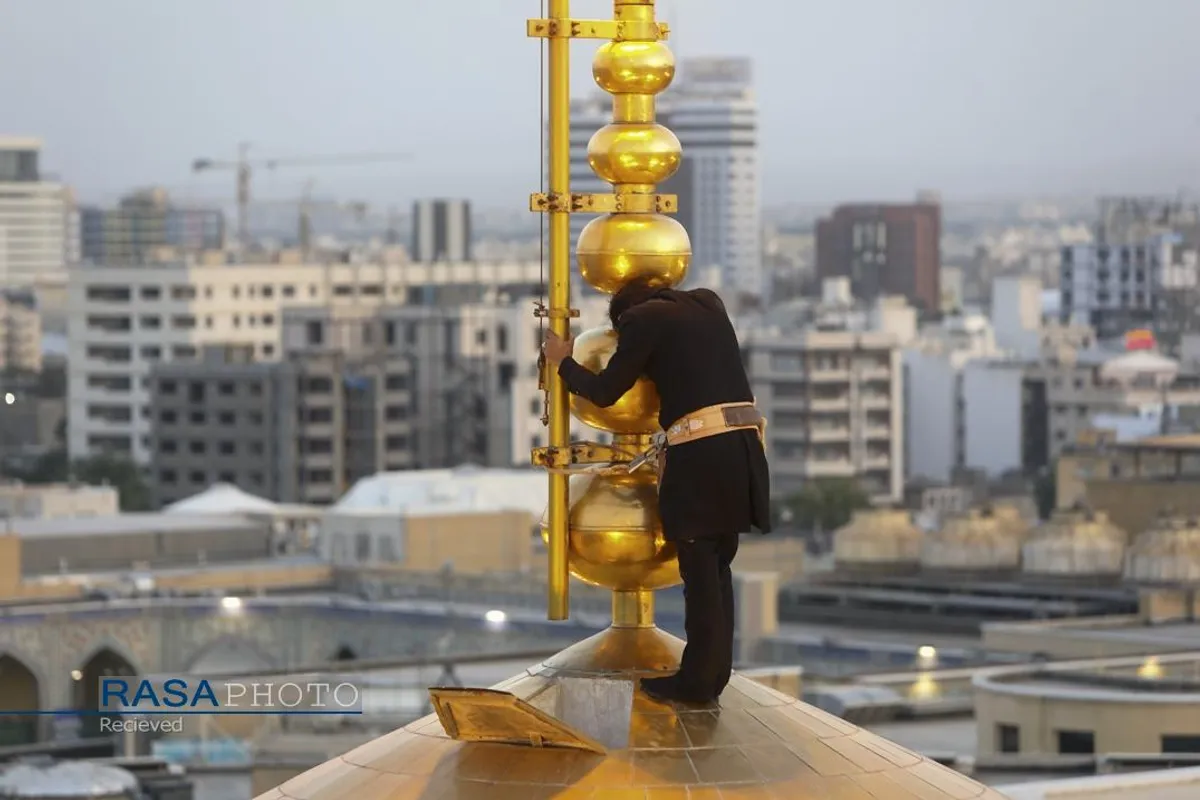آیین اذن عزا و تعویض پرچم حرم مطهر رضوی در آغاز ماه محرم