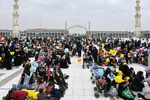 راهپیمایی کالسکه ای پدر و مادرها با عنوان "امید آینده"