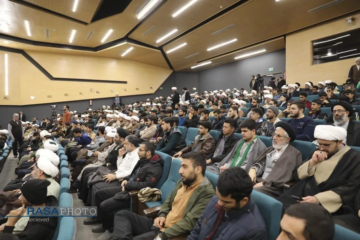 گردهمایی اساتید، طلاب و مبلغین حوزه علمیه منطقه کاشان