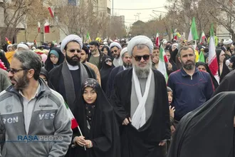 حضور استاد هادوی تهرانی در راهپیمایی یوم الله ۲۲ بهمن در قم