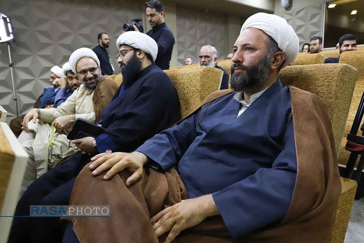 آیین رونمایی از مستند آبی آسمان