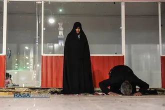 احیا شب قدر پشت در&zwnj;های بسته مسجد مقدس جمکران